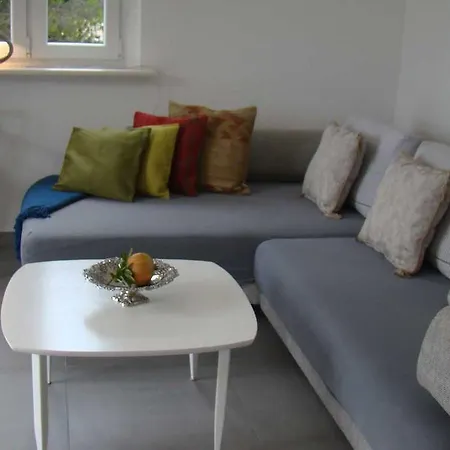 Apartment Villa-srece Sumartin